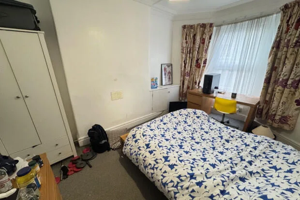 5 bedroom terraced house for rent