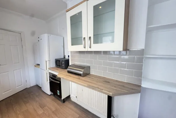 5 bedroom terraced house for rent