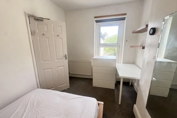 5 bedroom terraced house for rent