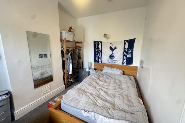 5 bedroom terraced house for rent