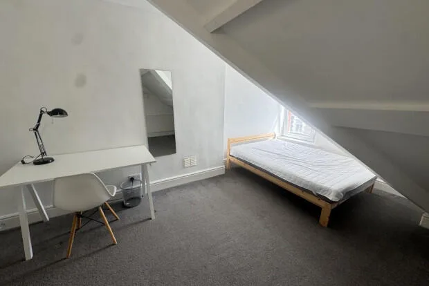 5 bedroom terraced house for rent