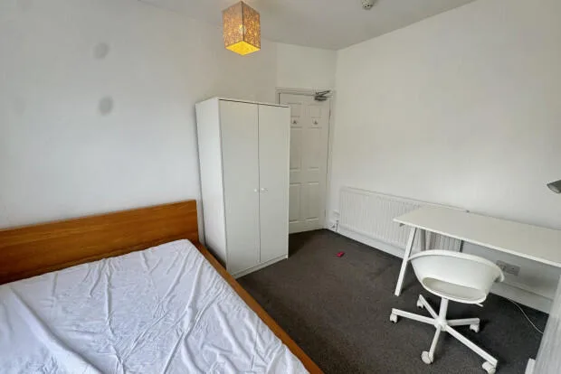 5 bedroom terraced house for rent