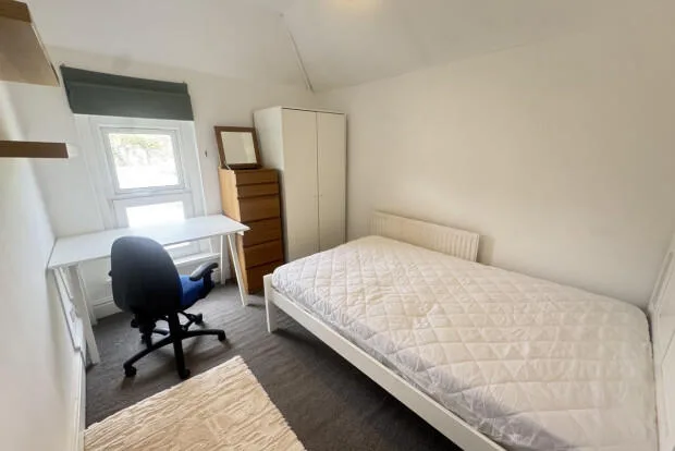 5 bedroom terraced house for rent