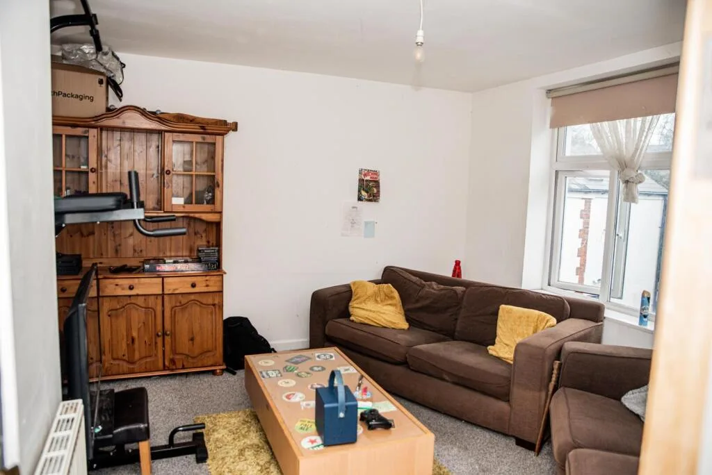 5 bedroom flat for rent
