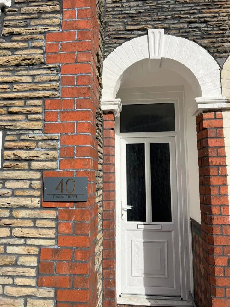 5 bedroom terraced house for rent