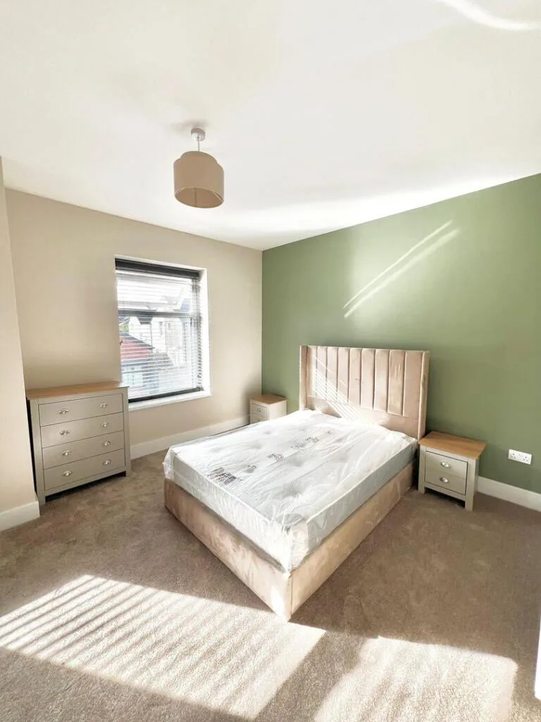 5 bedroom terraced house for rent