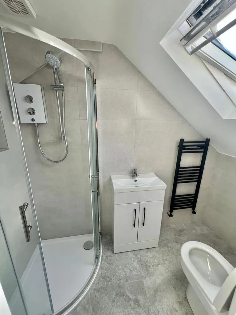 5 bedroom terraced house for rent