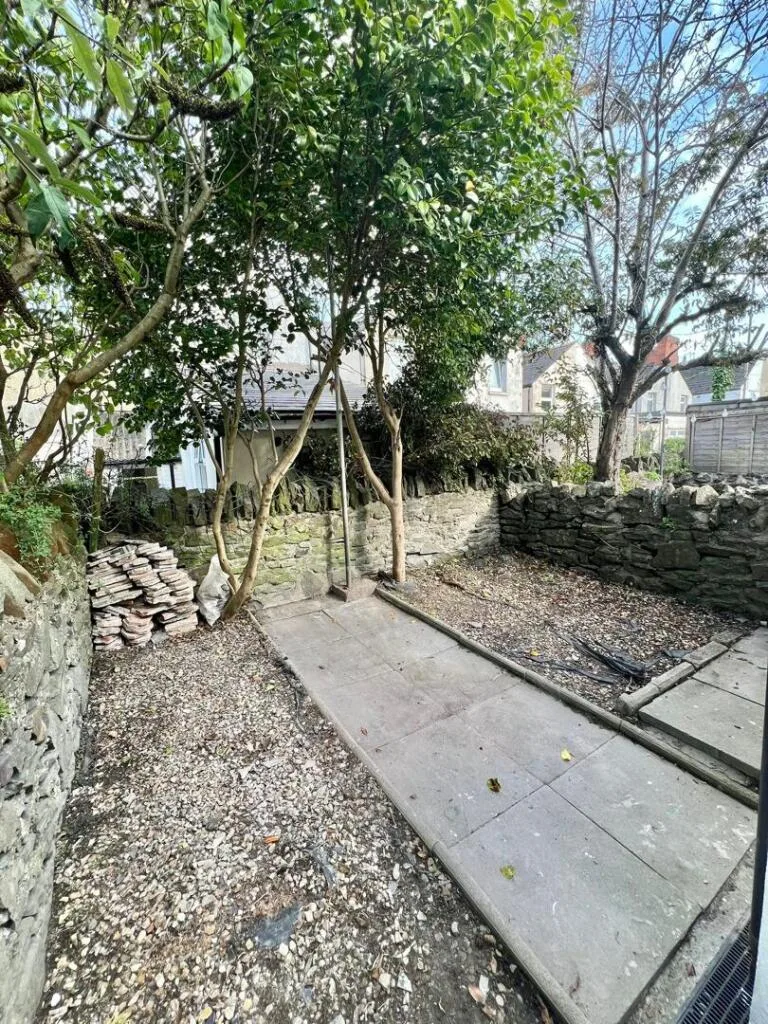 5 bedroom terraced house for rent