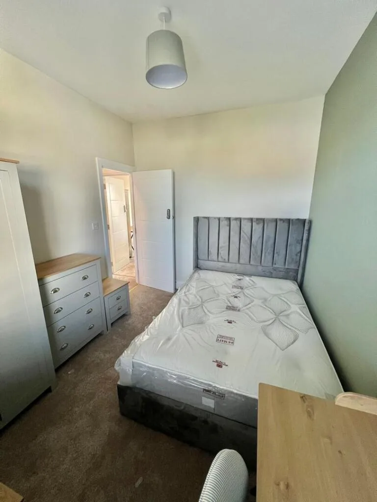 5 bedroom terraced house for rent