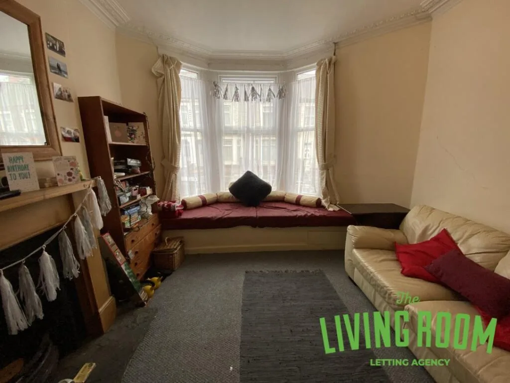 6 bedroom house for rent