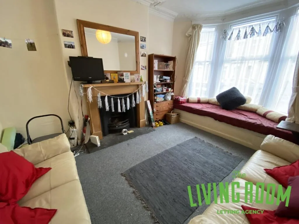 6 bedroom house for rent
