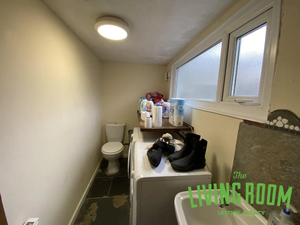 6 bedroom house for rent