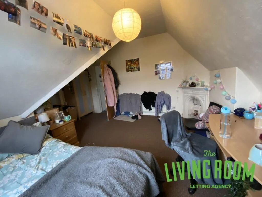 6 bedroom house for rent