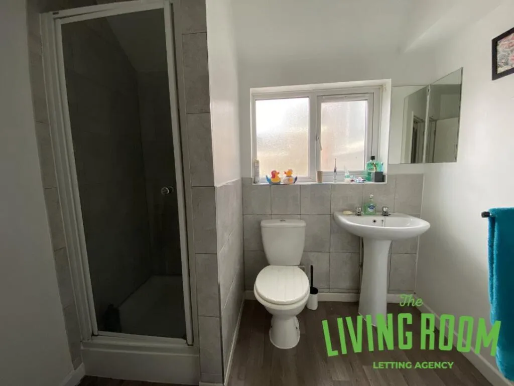 6 bedroom house for rent