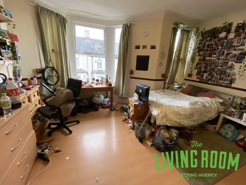 6 bedroom house for rent