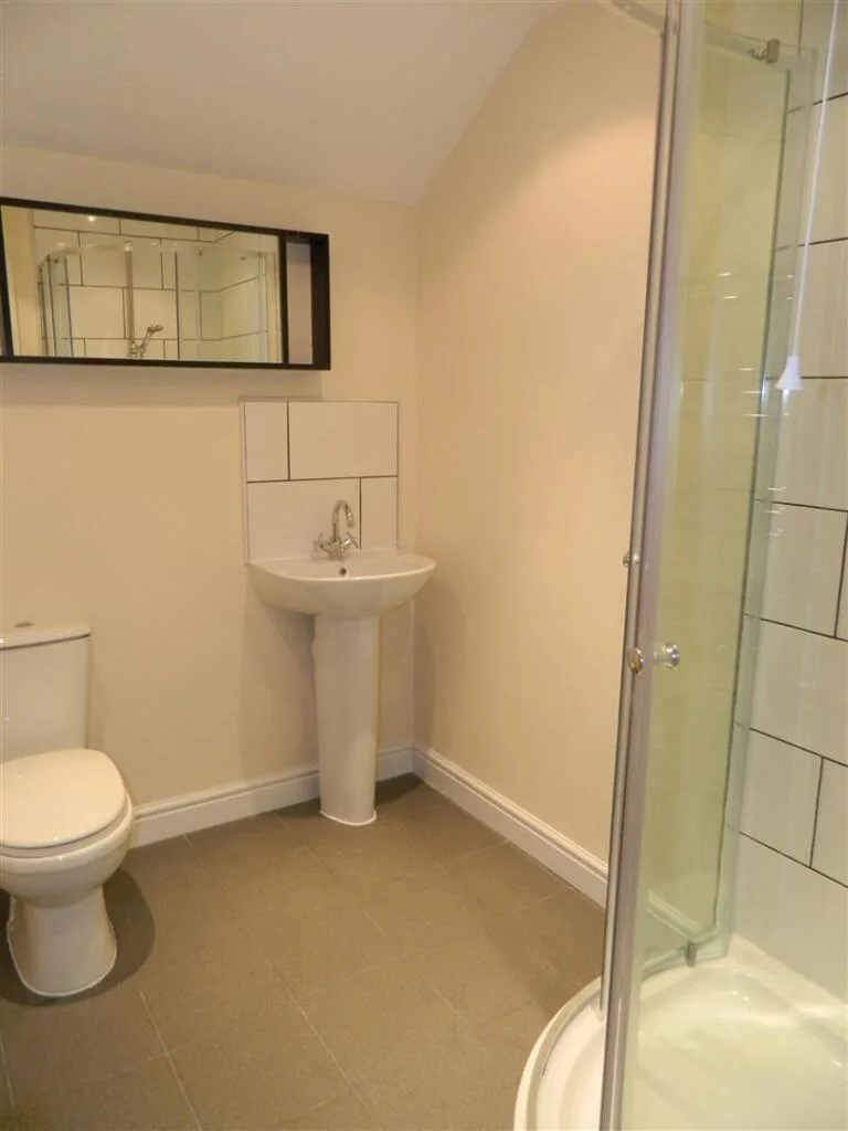 6 bedroom house for rent