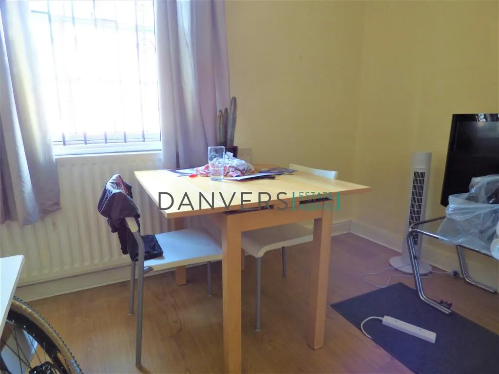 4 bedroom terraced house for rent