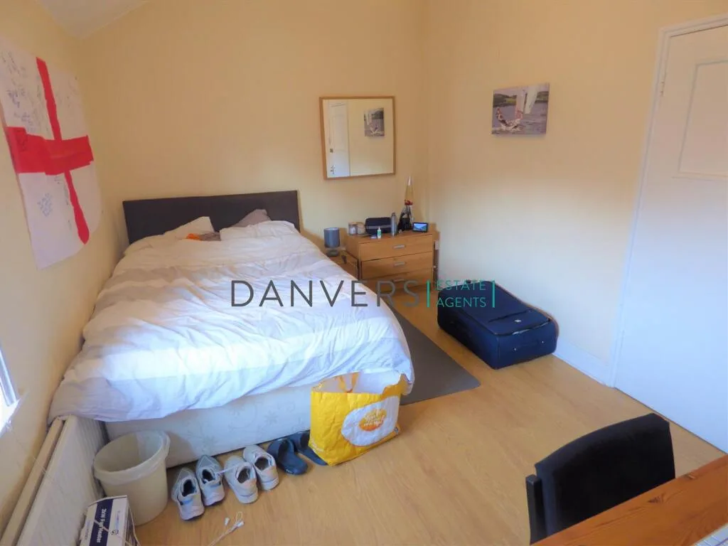 4 bedroom terraced house for rent