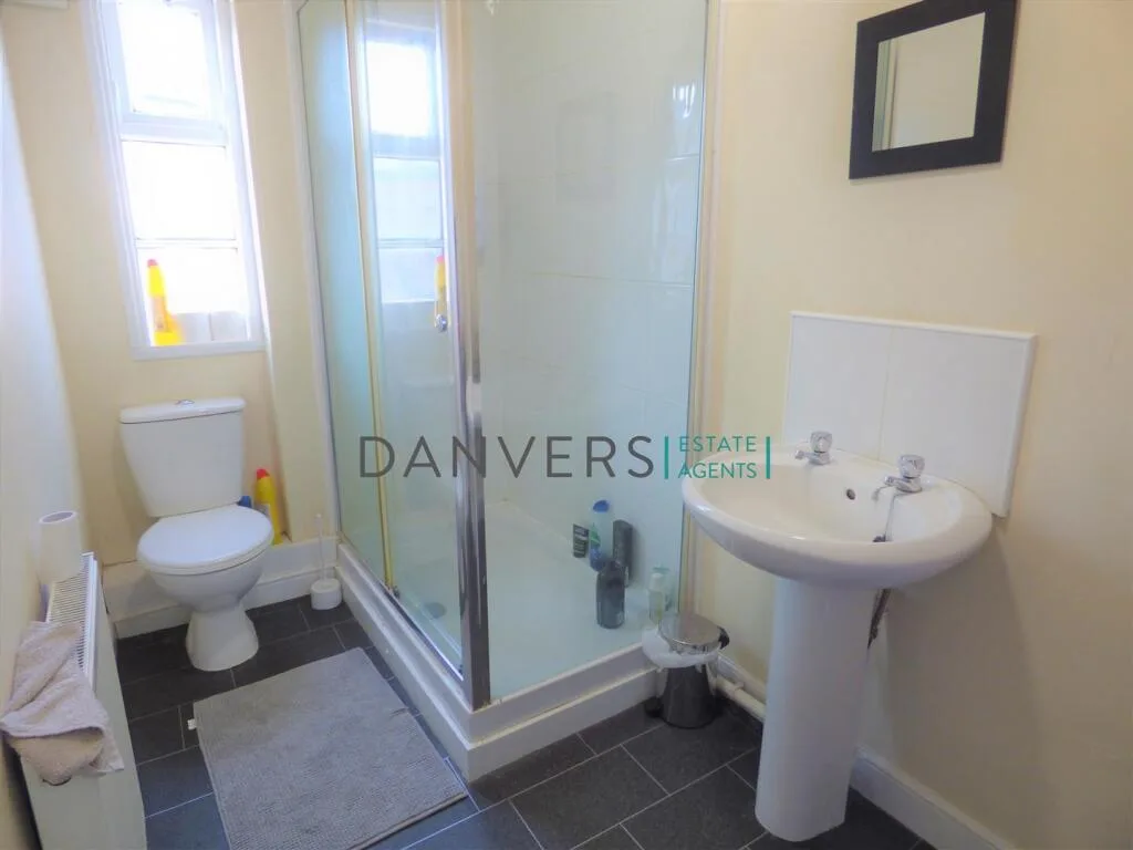 4 bedroom terraced house for rent