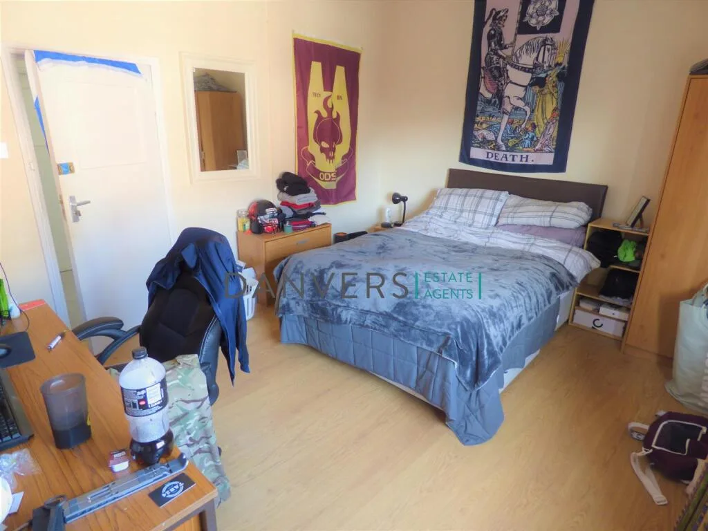 4 bedroom terraced house for rent