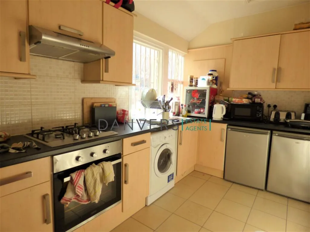 4 bedroom terraced house for rent