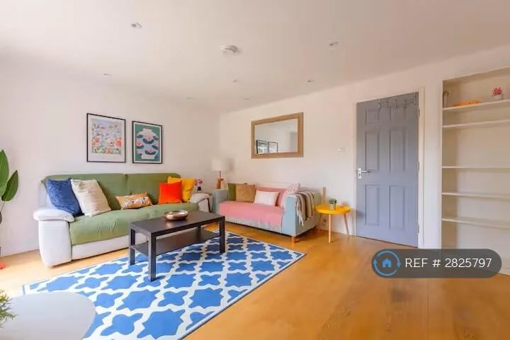 3 bedroom end of terrace house for rent