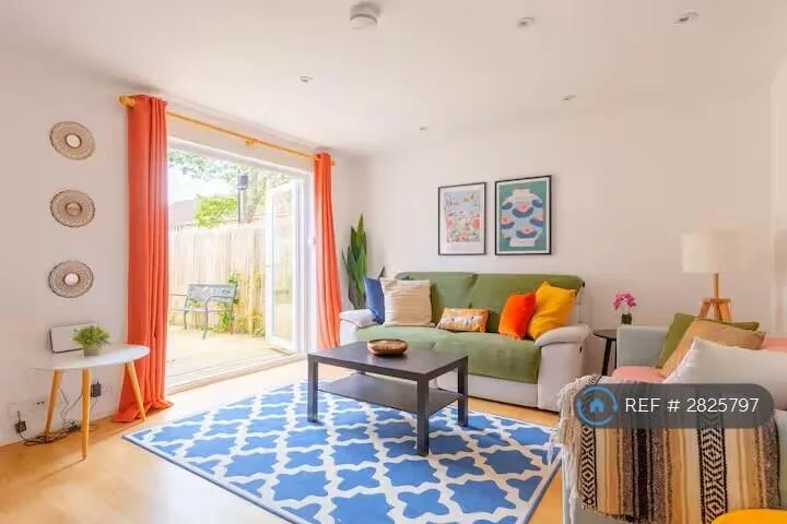 3 bedroom end of terrace house for rent