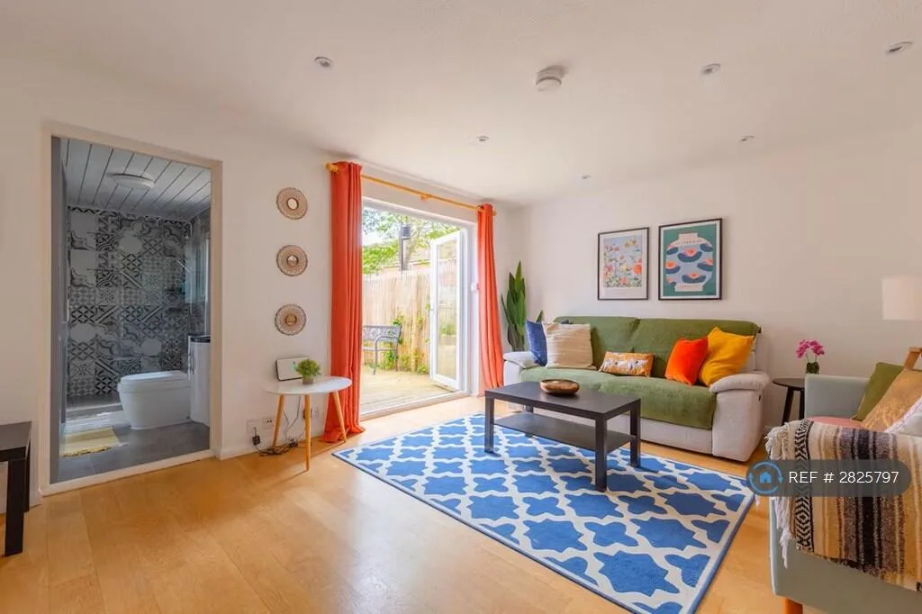 3 bedroom end of terrace house for rent