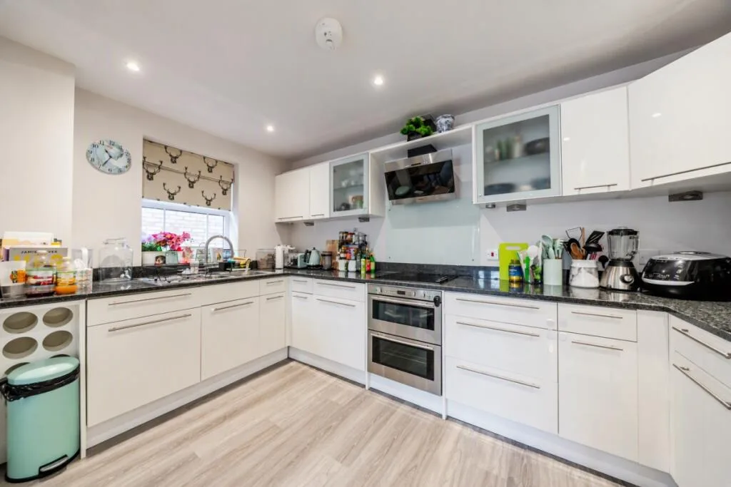 3 bedroom flat for rent
