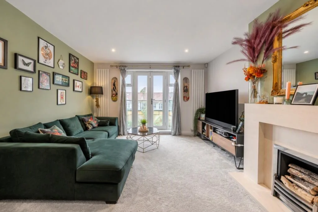 3 bedroom flat for rent