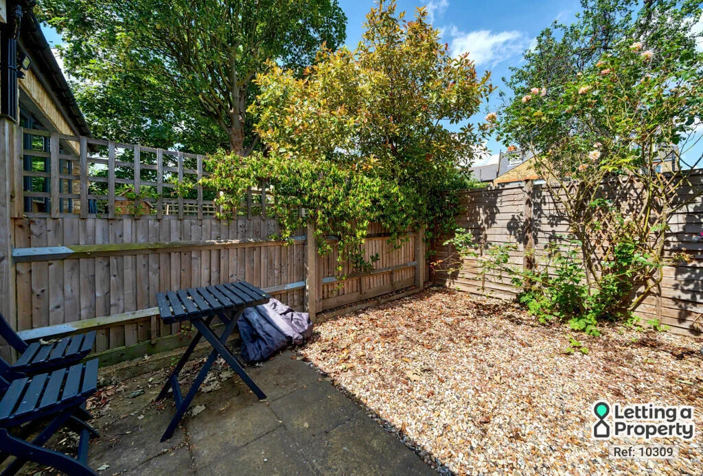 2 bedroom ground floor flat for rent