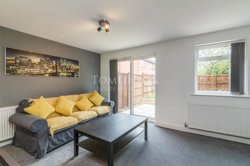 2 bedroom semi-detached house for rent