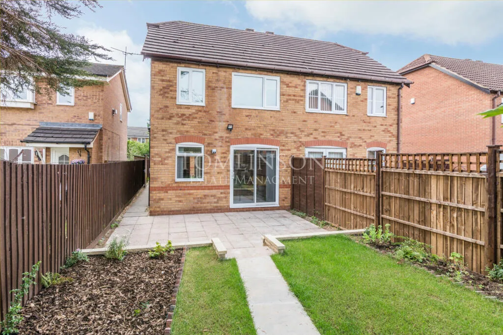 2 bedroom semi-detached house for rent