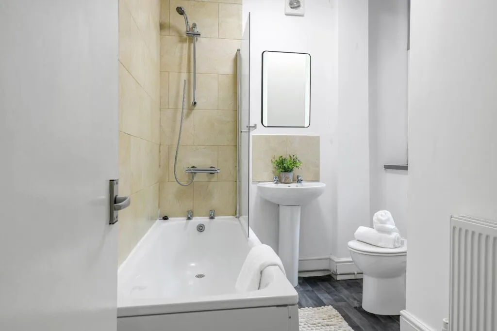 4 bedroom flat for rent