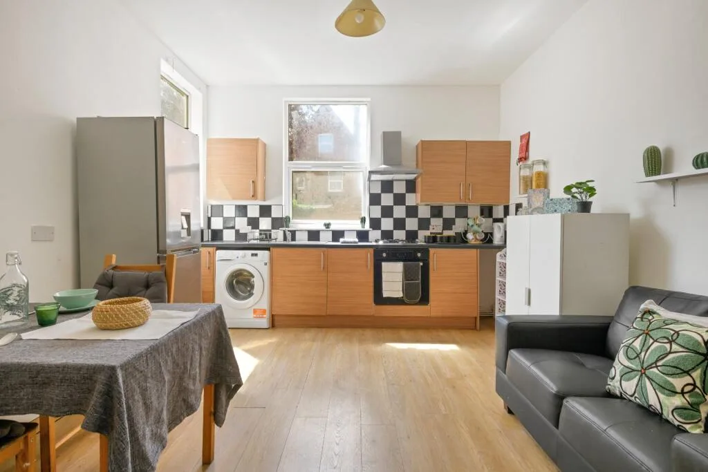 4 bedroom flat for rent