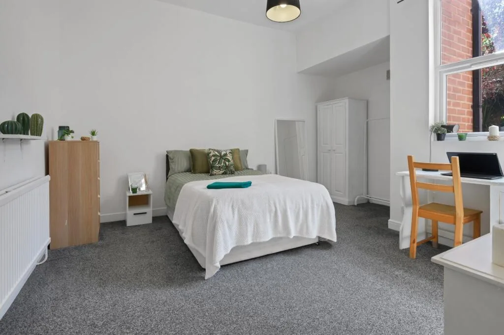 4 bedroom flat for rent