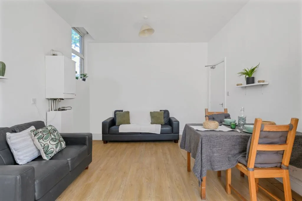 4 bedroom flat for rent