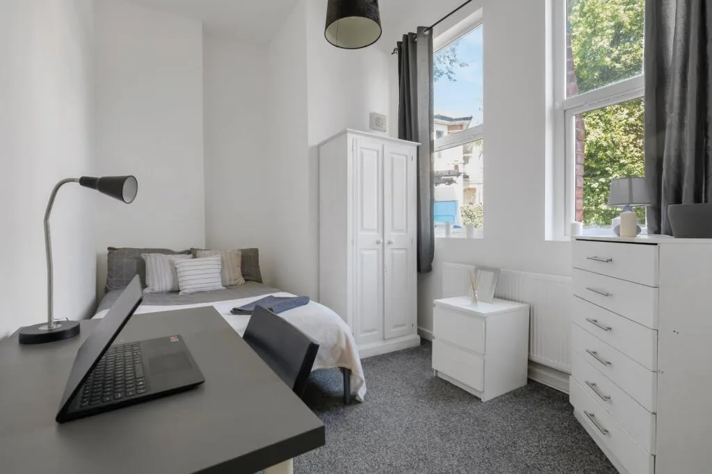 4 bedroom flat for rent