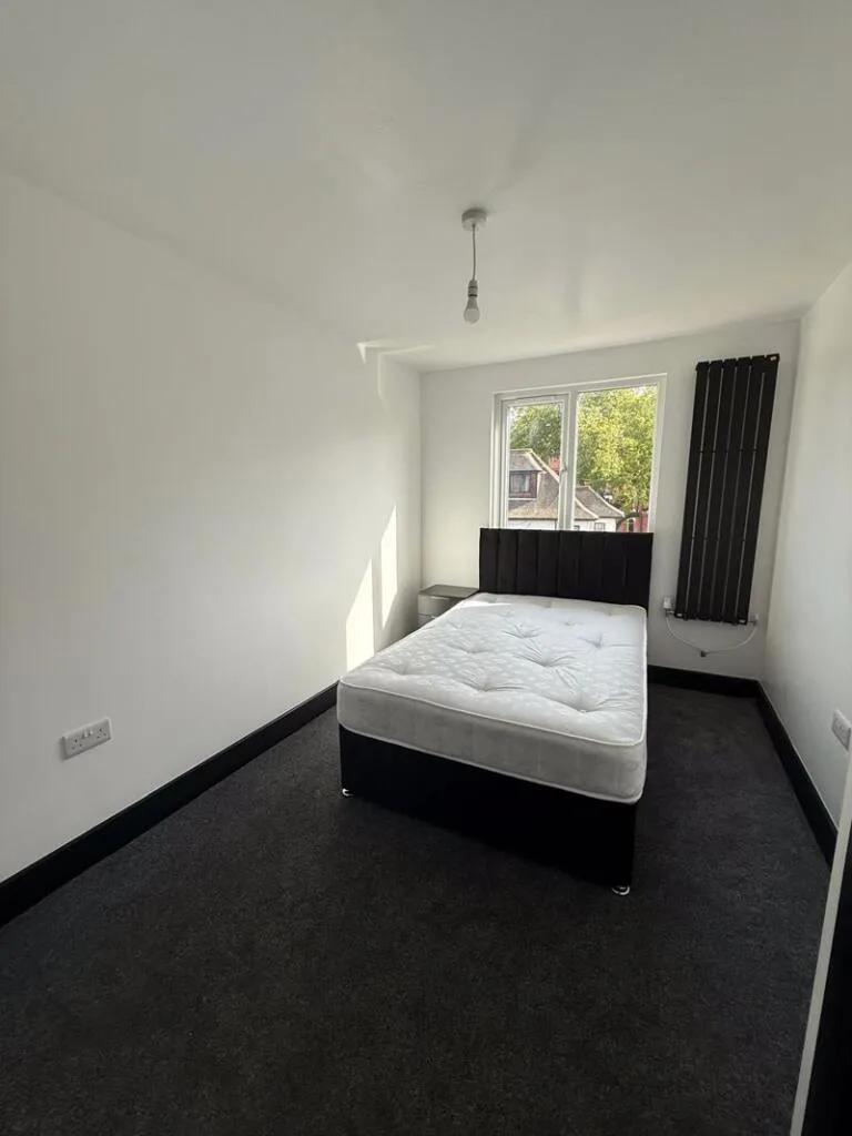 4 bedroom semi-detached house for rent
