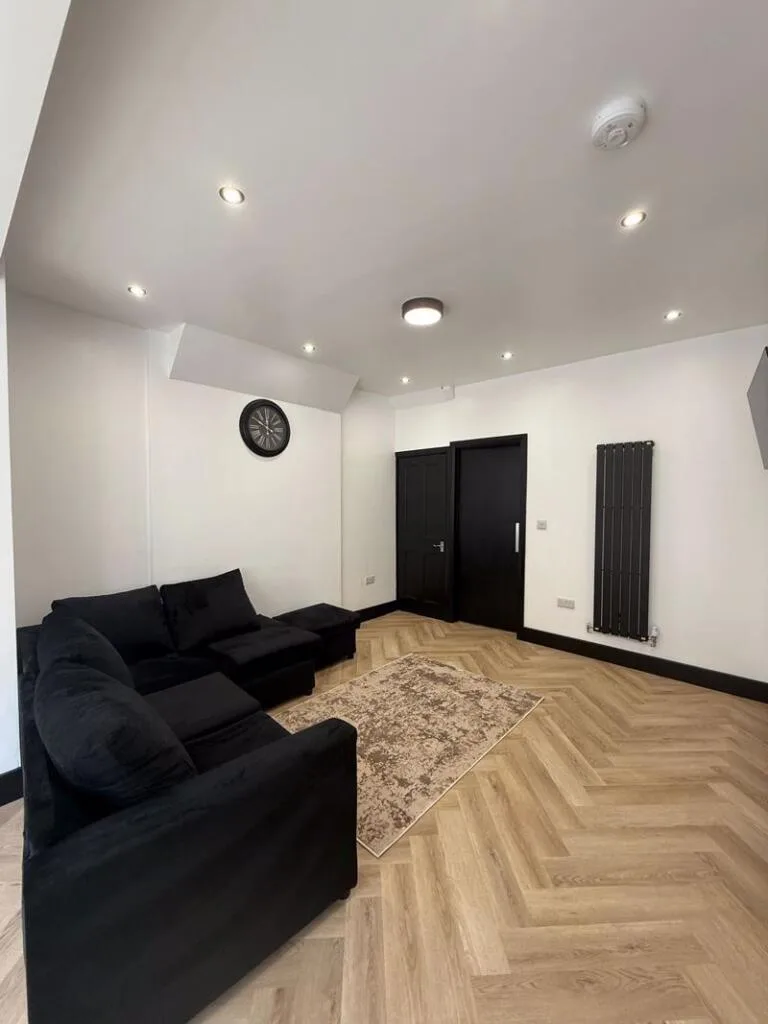 4 bedroom semi-detached house for rent