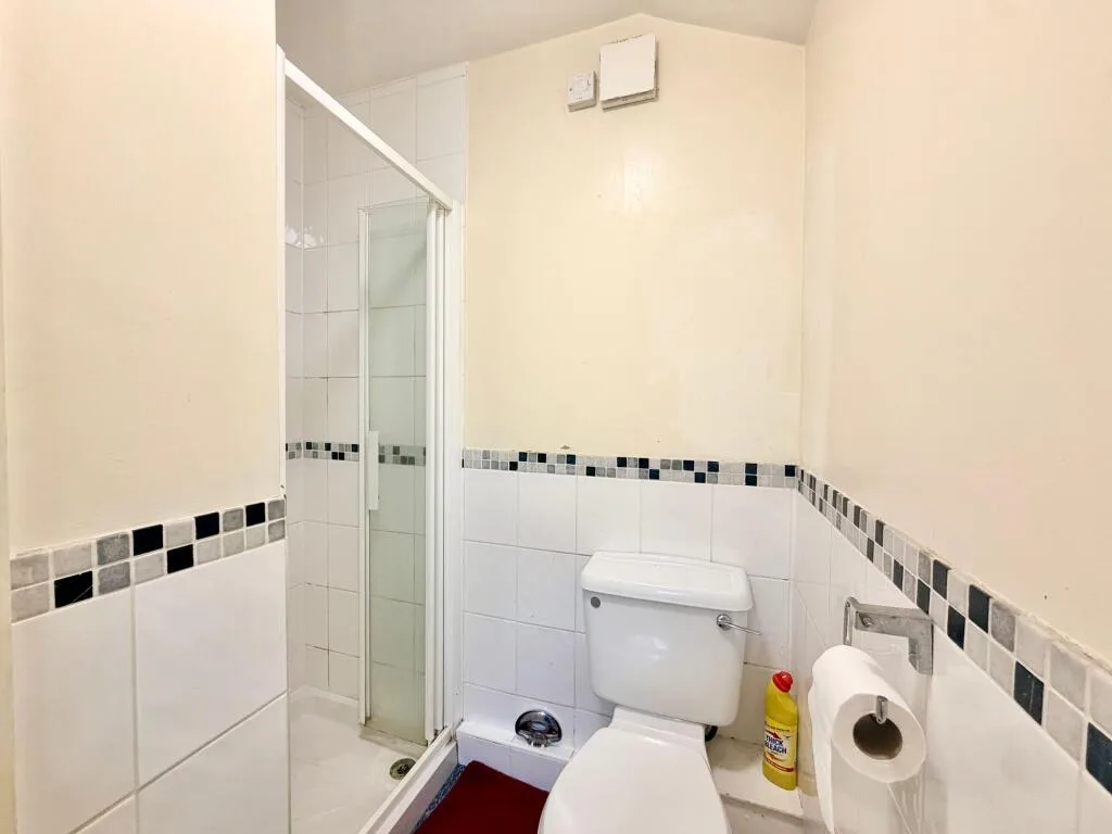 5 bedroom terraced house for rent