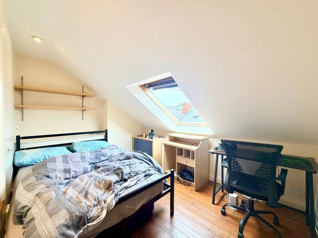 5 bedroom terraced house for rent
