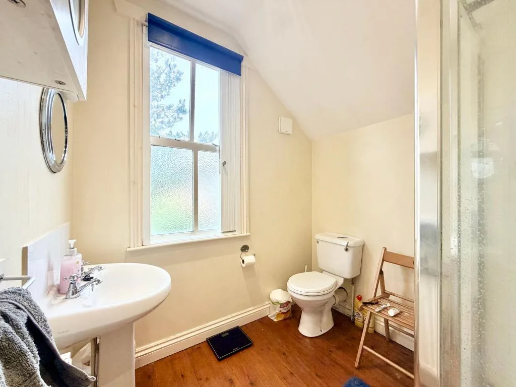 5 bedroom terraced house for rent