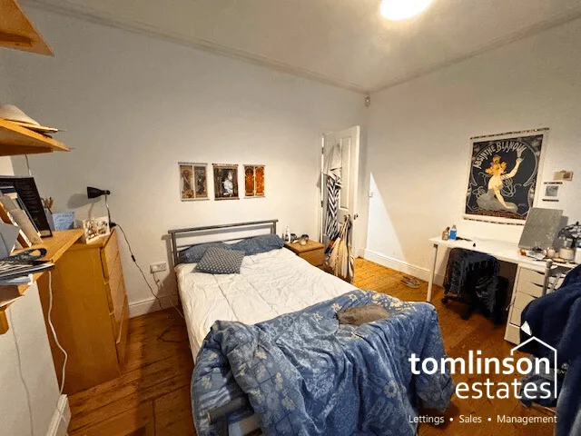 4 bedroom semi-detached house for rent