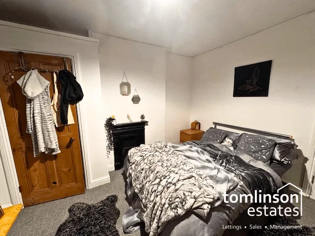 4 bedroom semi-detached house for rent