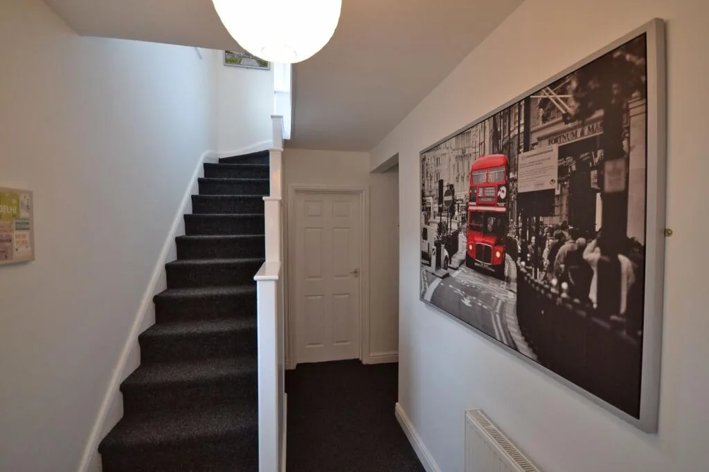 5 bedroom semi-detached house for rent