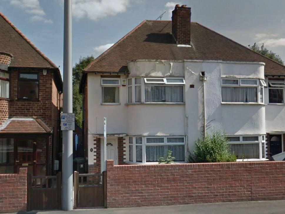 6 bedroom semi-detached house for rent