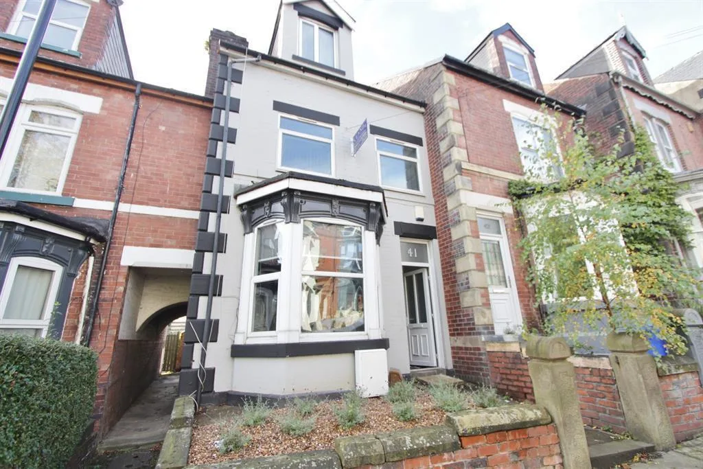 6 bedroom terraced house for rent