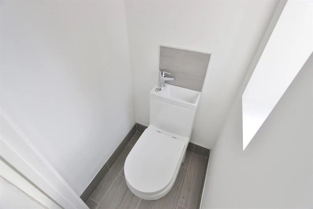 6 bedroom terraced house for rent