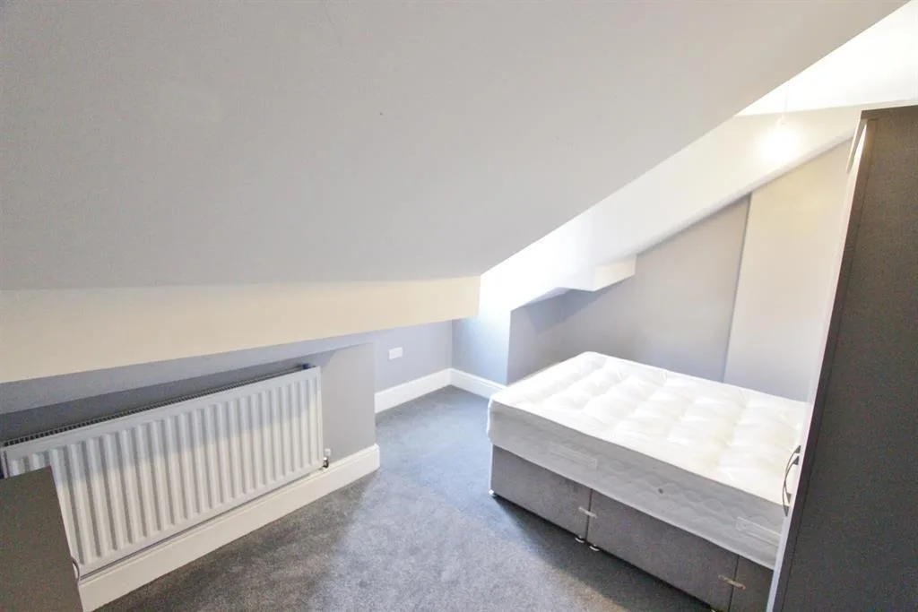 6 bedroom terraced house for rent